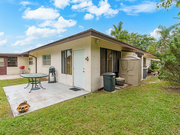 3rd image of 5115 Rose Hill Drive
