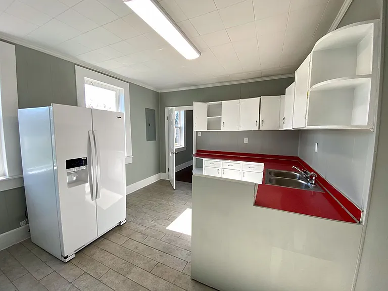 18 Sirrine St — Photo 17