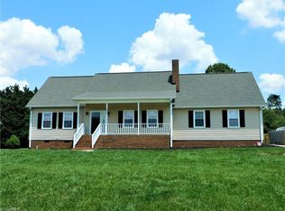 625 Nottinghill Dr, Winston Salem, NC 27107