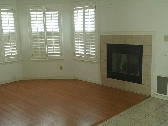3rd image of 2904 Lake Austin Pl