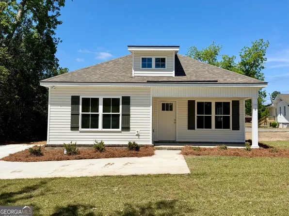 6 Roundtree St, Statesboro, GA 30458