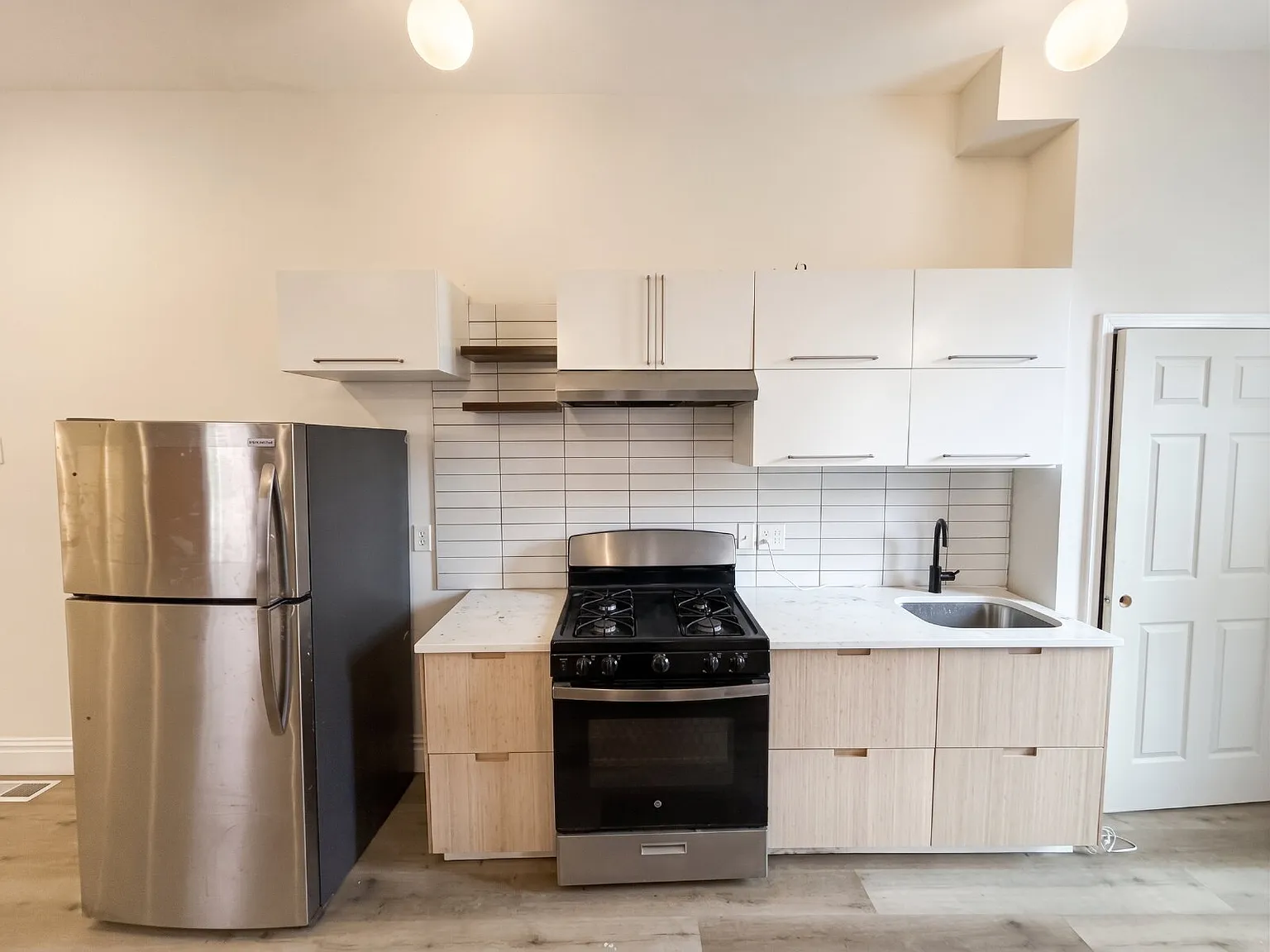 1 bed, 1.0 bath, 1000 sqft, $1,000 — Photo 3