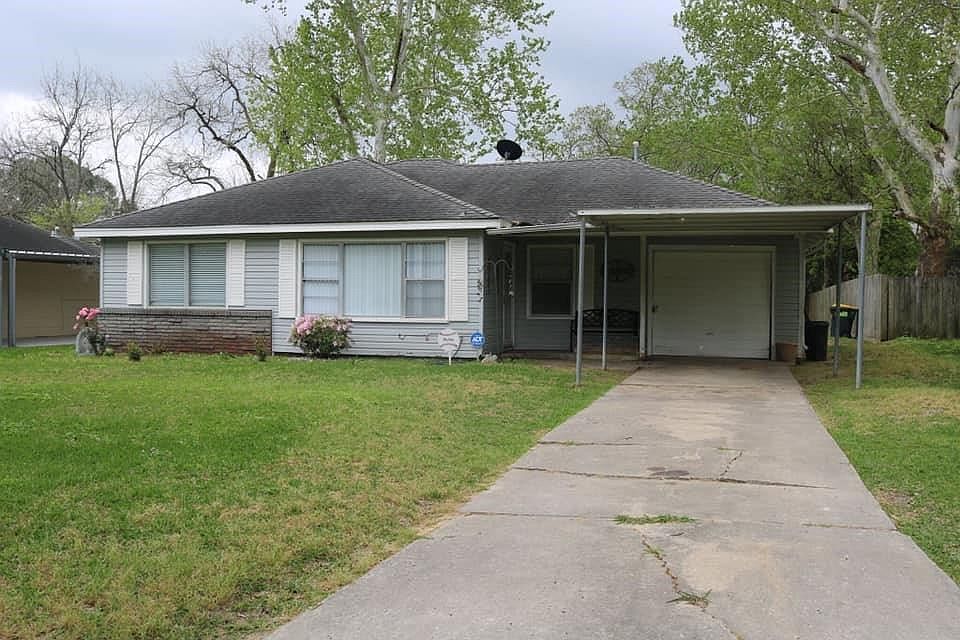 1st image of 219 Lakewood Dr