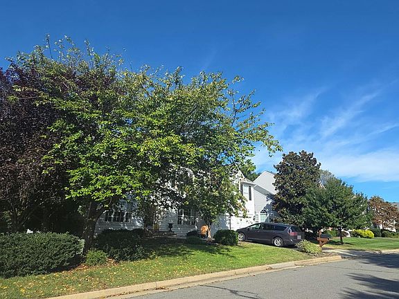 3rd image of 21505 Glebe View Dr