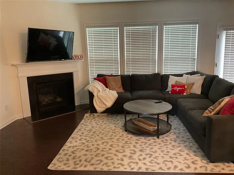 7305 Heritage Oak Ct — Photo 3