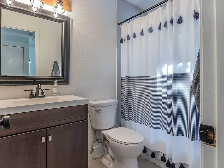 2126 River Hollow Dr — Photo 14