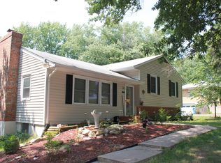 816 S Jones Rd, Independence, MO 64056