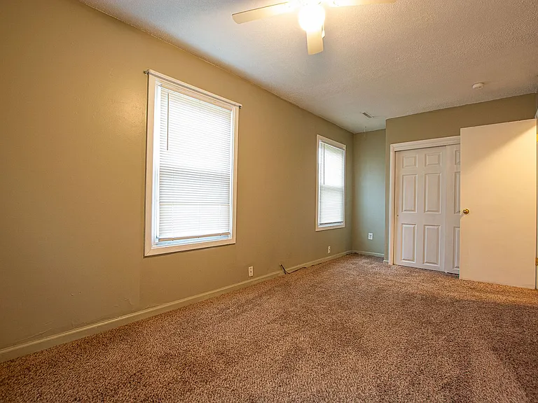 1410 Lindwood Dr — Photo 12