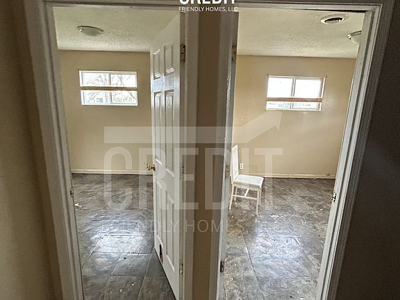 5th image of 1056 Saint Margaret Dr