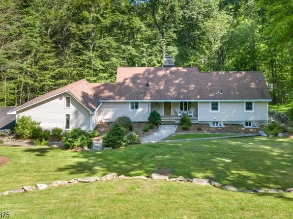 4 Forest View Dr, Chester Twp., NJ 07930