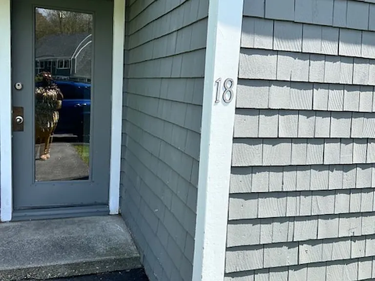 17 Wadsworth Rd — Photo 4