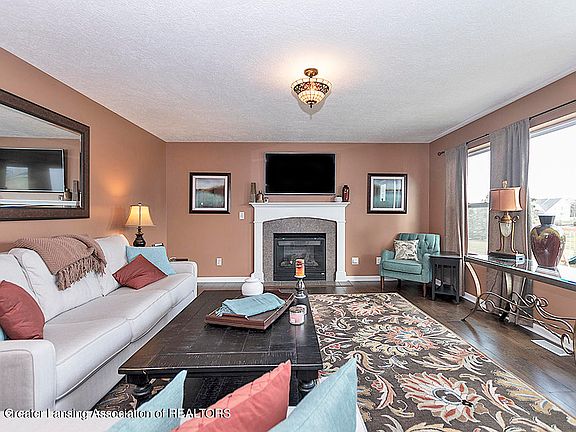 2nd image of 1121 Cobblestone Ct