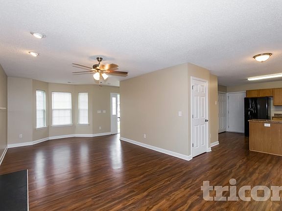 3rd image of 11305 Silver Glen Ln