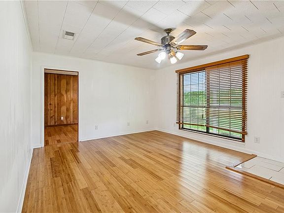 3rd image of 11563 Wardline Rd