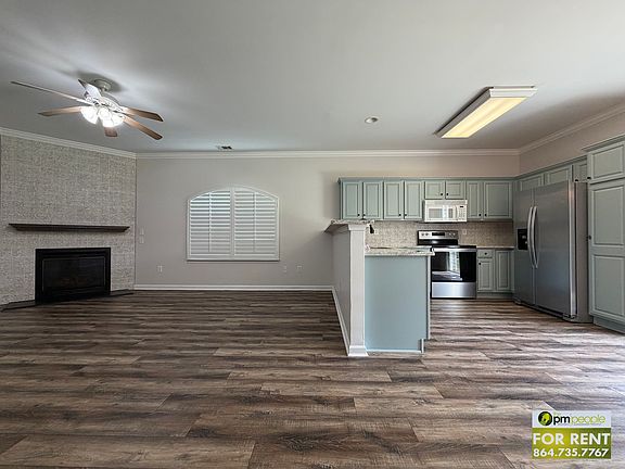 4th image of 104 Pin Oak Ct