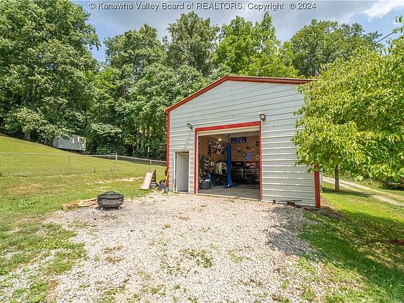 2nd image of 174 Courtney Dr