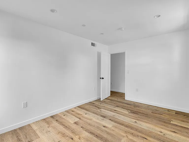 Best Priced Luxury 4 & 5 Bed Townhomes in Mid-City! — Photo 16