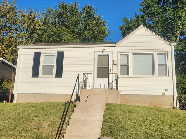 1386 Mobile Ct, Saint Louis, MO 63139