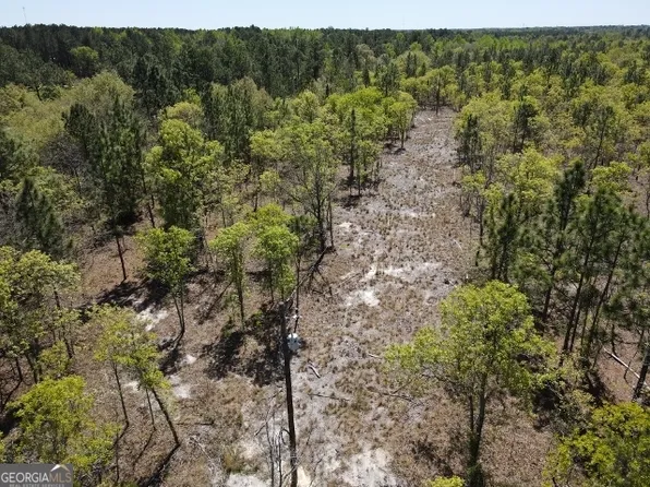 904 Modoc Rd, Swainsboro, GA 30401