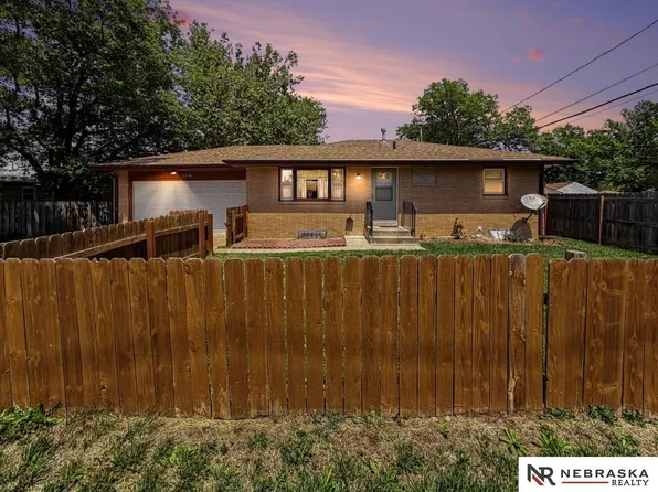 5110 Gladstone St, Lincoln, NE 68504