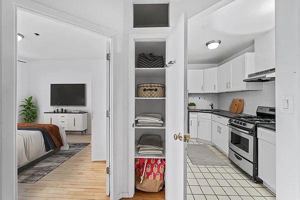 Rented by Vector New York, LLC | media 12