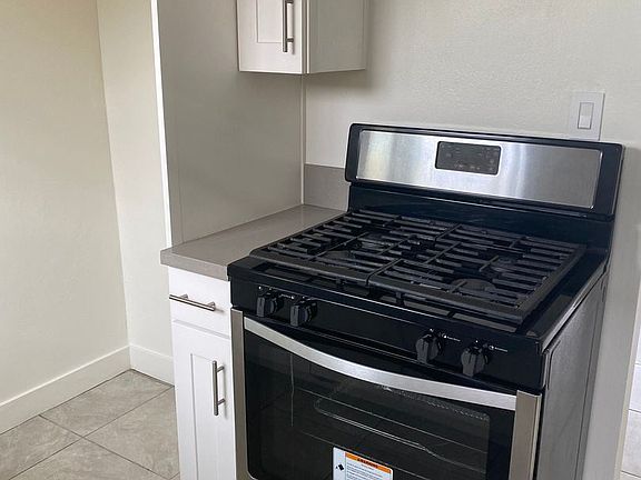 3rd image of 14625 Blythe St #2