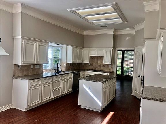3rd image of 4218 Village Corner Dr