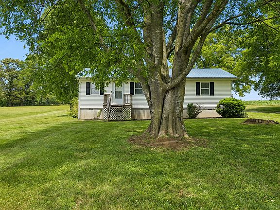 3rd image of 576 Tipps Rd