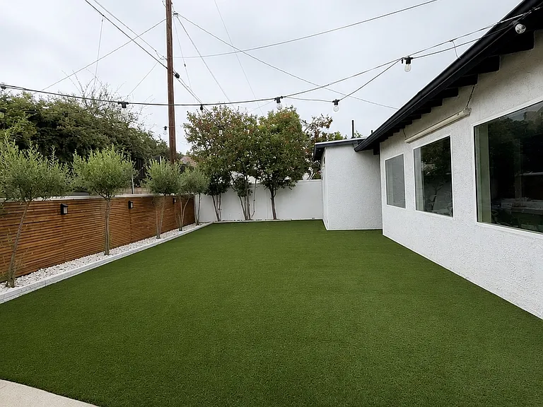 2060 Heather Dr — Photo 11