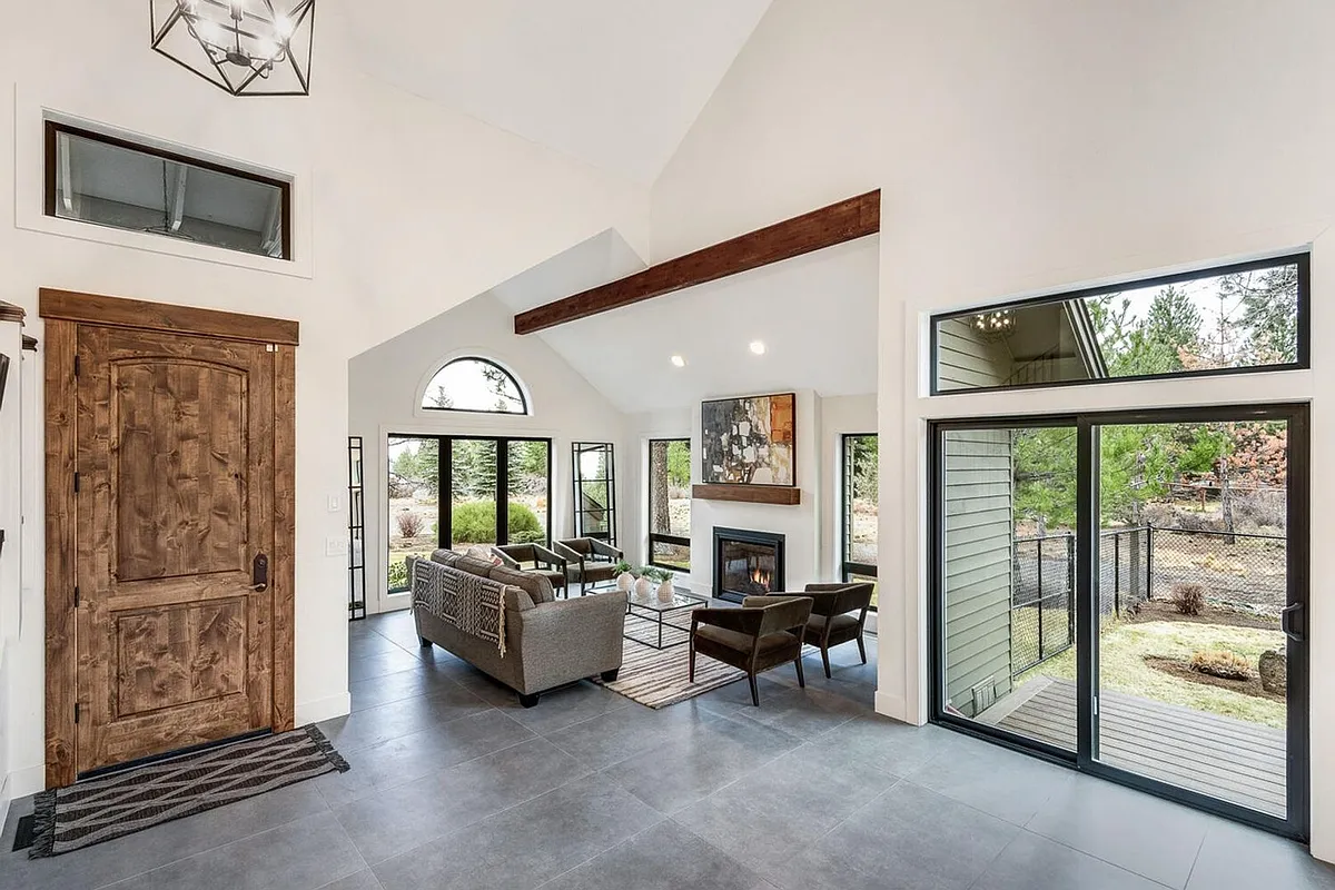 Building Photo - 20397 Pine Vista Dr