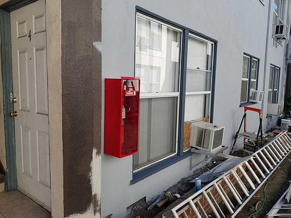 4th image of 7349 Woodman Ave #4