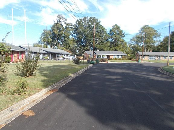 4th image of 1041 Queensbury Dr