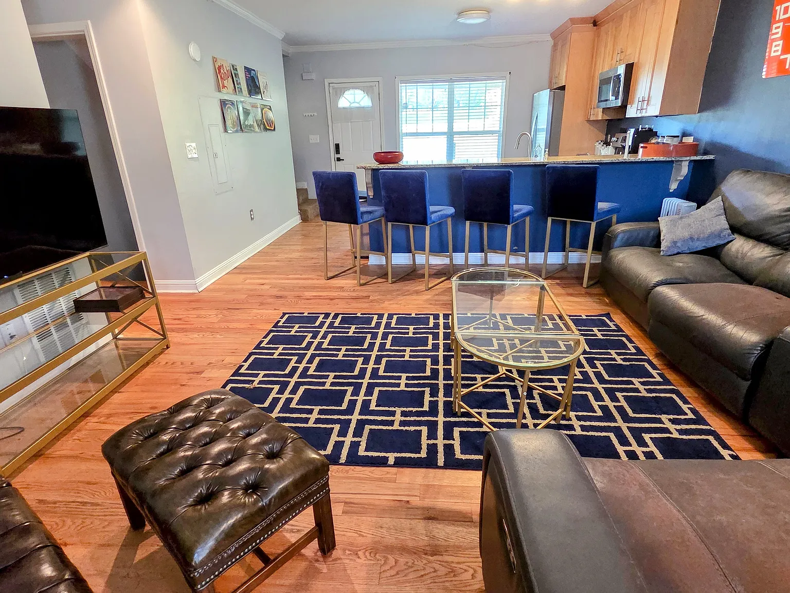 2 bed, 2.5 bath, 1480 sqft, $2,200 — Photo 1