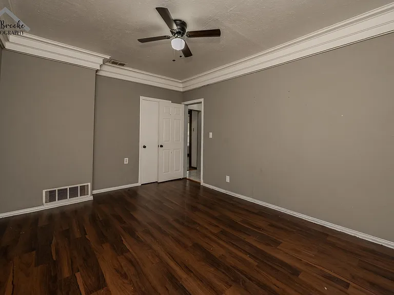502 Marconi St — Photo 14