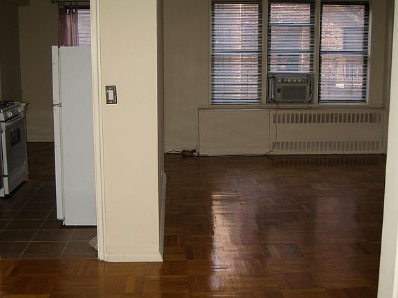 5th image of 2835 Webb Ave APT 4J
