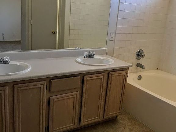 5th image of 6592 Silver Spruce Dr