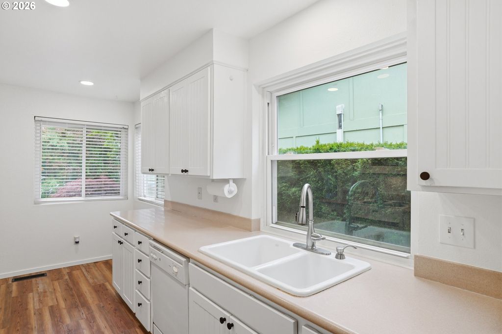 10440 SW Century Oak Dr, Tigard, OR - More