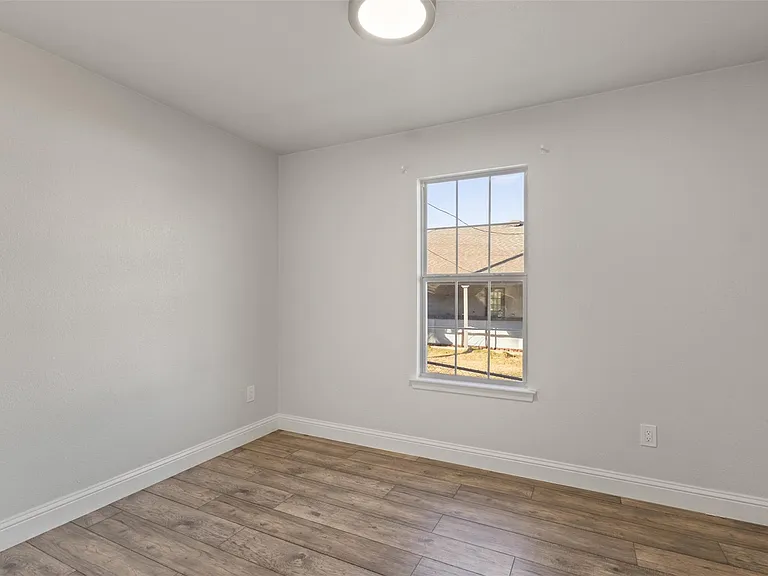 314 Woodard St — Photo 6