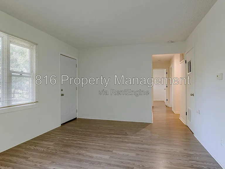 8701 E 114th St — Photo 2