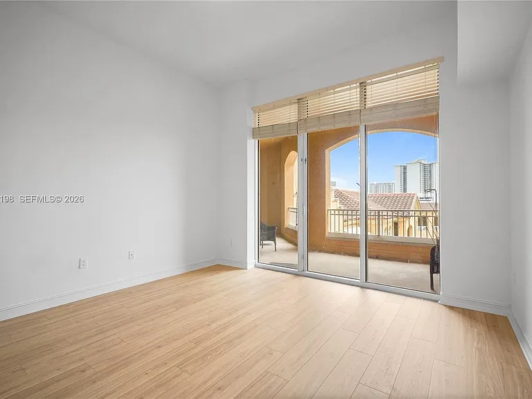 3001 NE 185th St #716 — Photo 34
