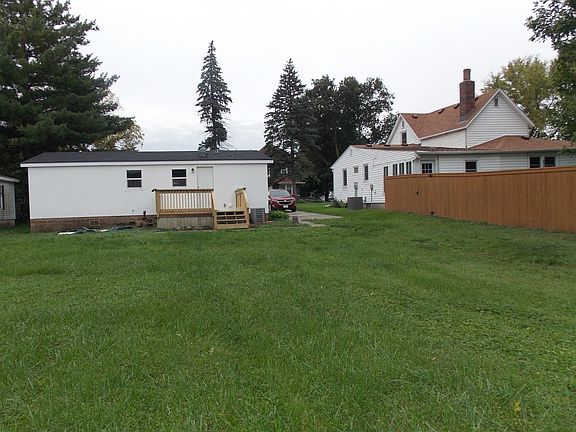 4th image of 305 E Walnut St