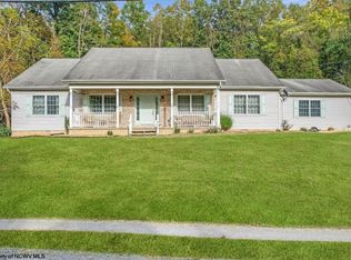 239 Smithtown Rd, Morgantown, WV 26508
