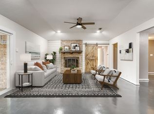 1114 Willowcreek Rd, Cleburne, TX 76033