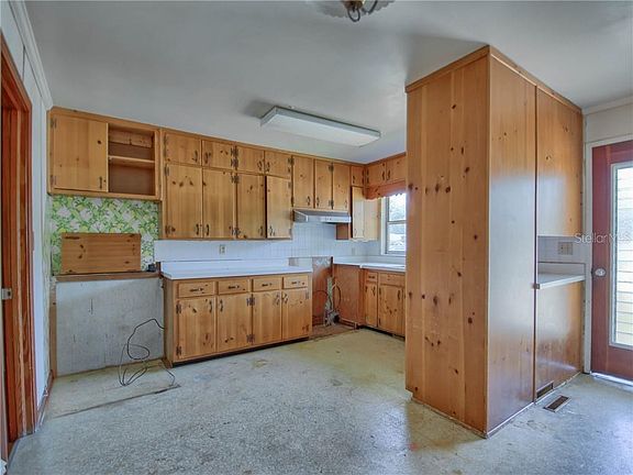5th image of 709 Osceola Ave