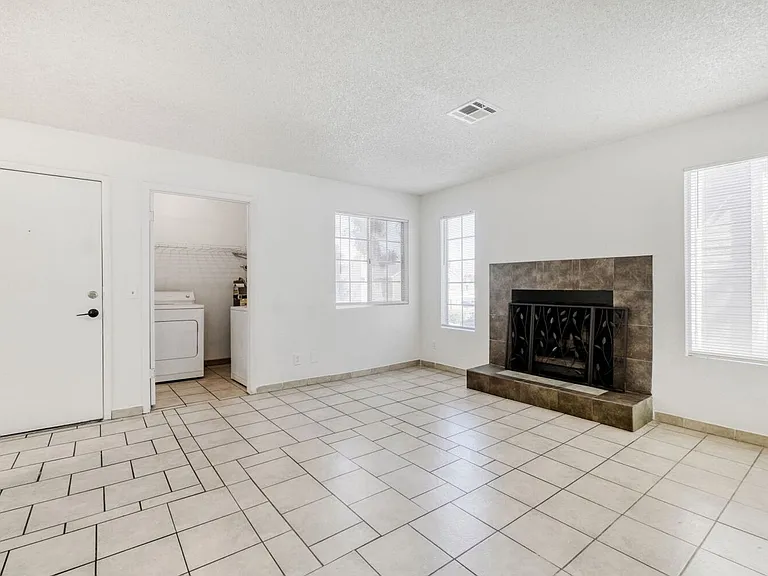 4651 Amberleigh Ln #C — Photo 10