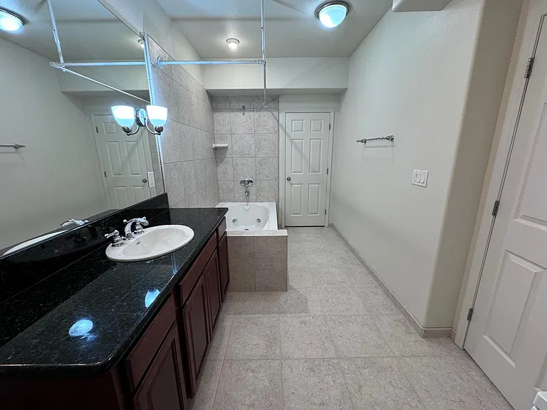 200 W 2nd St #401 — Photo 8