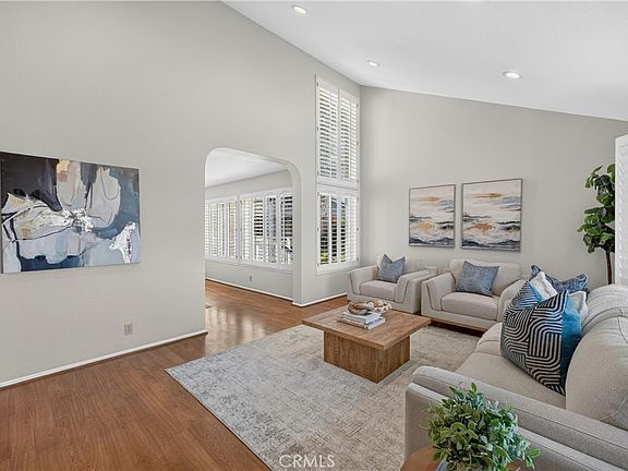 4th image of 2935 Bluebell Ave