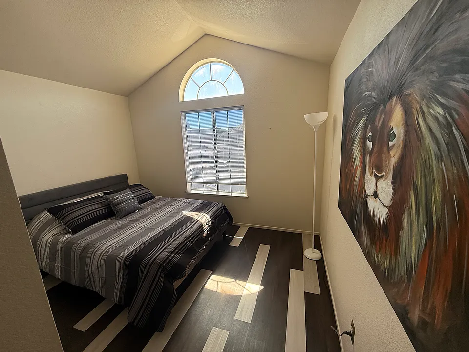 335 Ridgecrest Cir