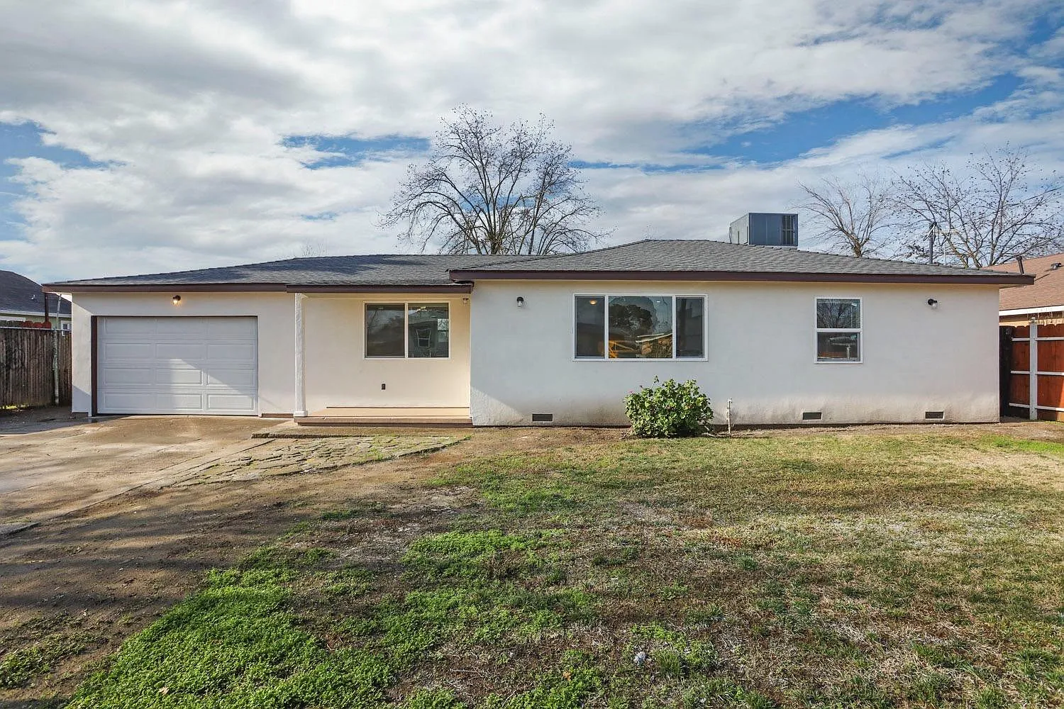 605 S Adelbert Ave photo 1