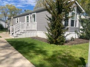 1661 Old Country Road #49, Riverhead, NY 11901